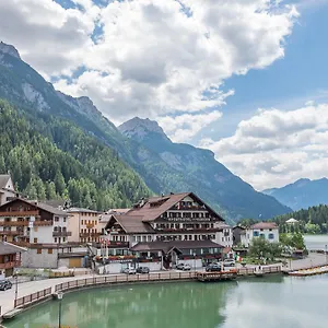 Sporthotel Europa Sul Lago 4*, Alleghe Itálie
